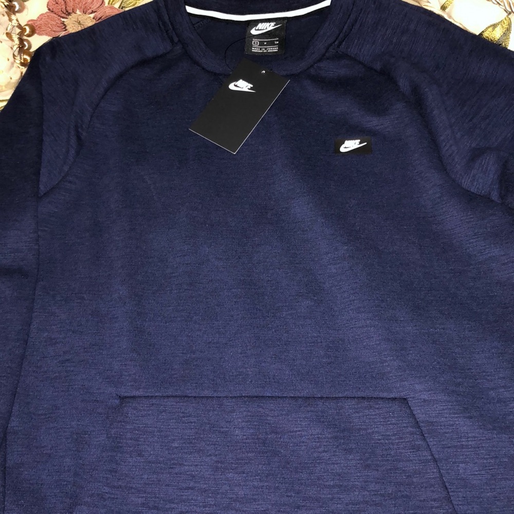 Nike Sportswear Crewneck NWT Size Small Pocket